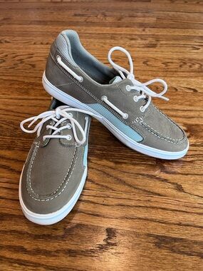 Women’s Xtratuf Light Gray and Blue Boat Shoes with White Laces Size 10